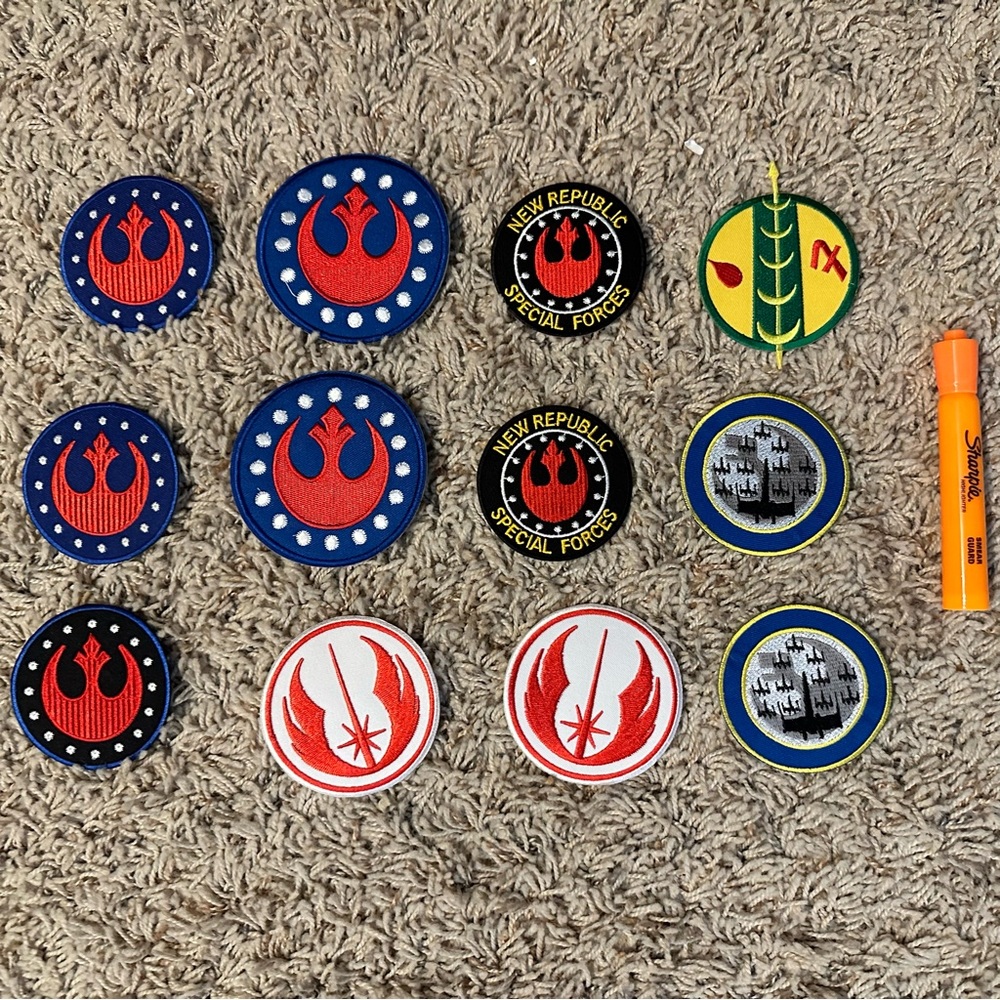 Lot of 12 assorted Star Wars patches